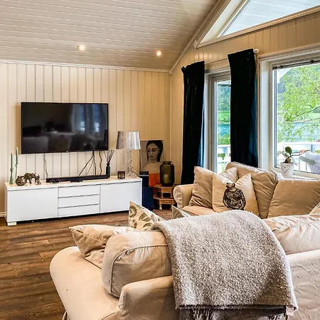 Gorgeous Home In Elnesvagen With Wifi 別荘 *
