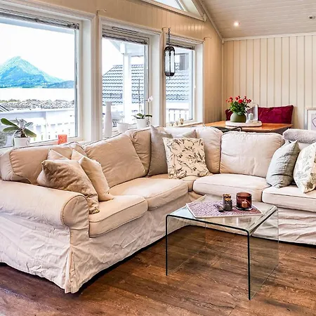 Gorgeous Home In Elnesvagen With Wifi Sylte (Hustadvika)