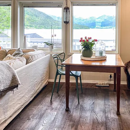 別荘 Gorgeous Home In Elnesvagen With Wifi *